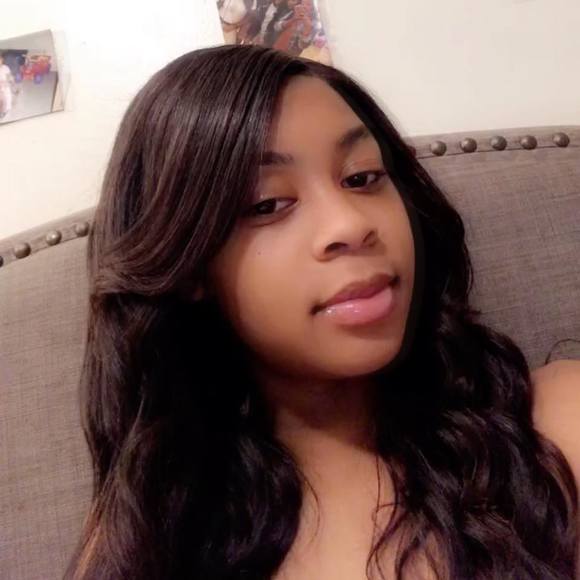 Meet your Posher, Charlandria - Picture 1 of 1